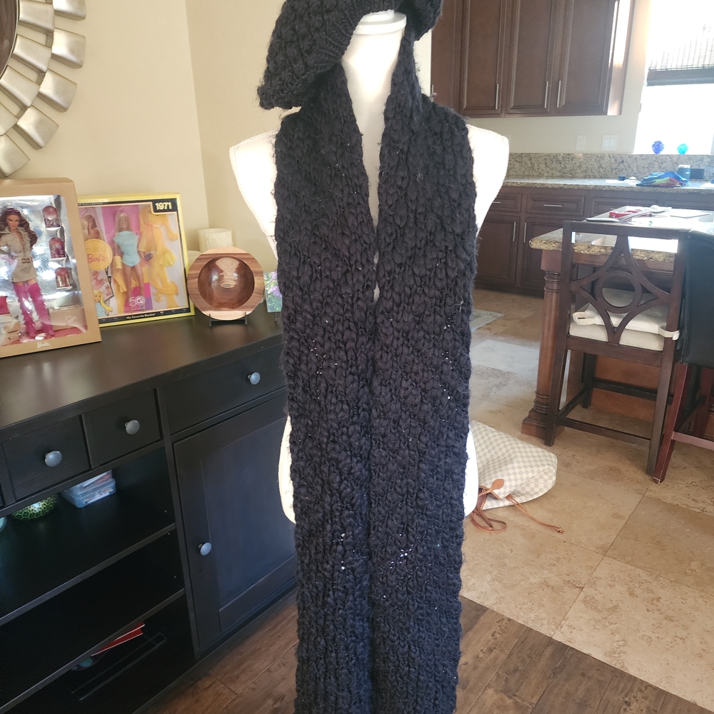 H&M Black Knit Scarf And Hat Set